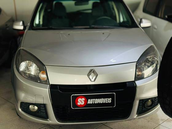 RENAULT SANDERO 1.0 EXPRESSION 16V FLEX 4P MANUAL RENAULT SANDERO 1.0 EXPRESSION 16V FLEX 4P MANUAL